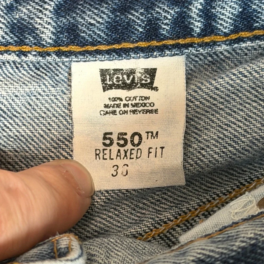 Vintage Levis 550 Relaxed Fit Denim Shorts Mens 34 Medium Wash Cotton Y2K Jorts